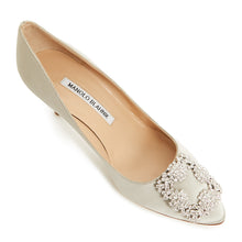 Load image into Gallery viewer, Manolo Blahnik - Hangisi 70 Crystal-embellished Satin Pumps Light Grey